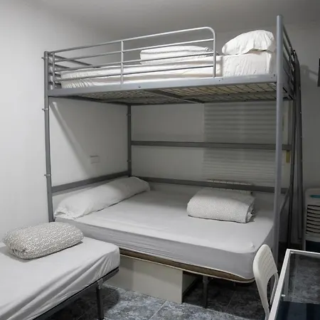 Habitacion Familiar Madrid Exterior photo