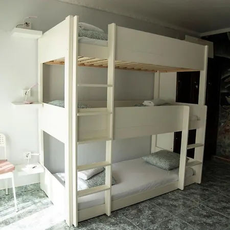 Habitacion Familiar Madrid Exterior photo